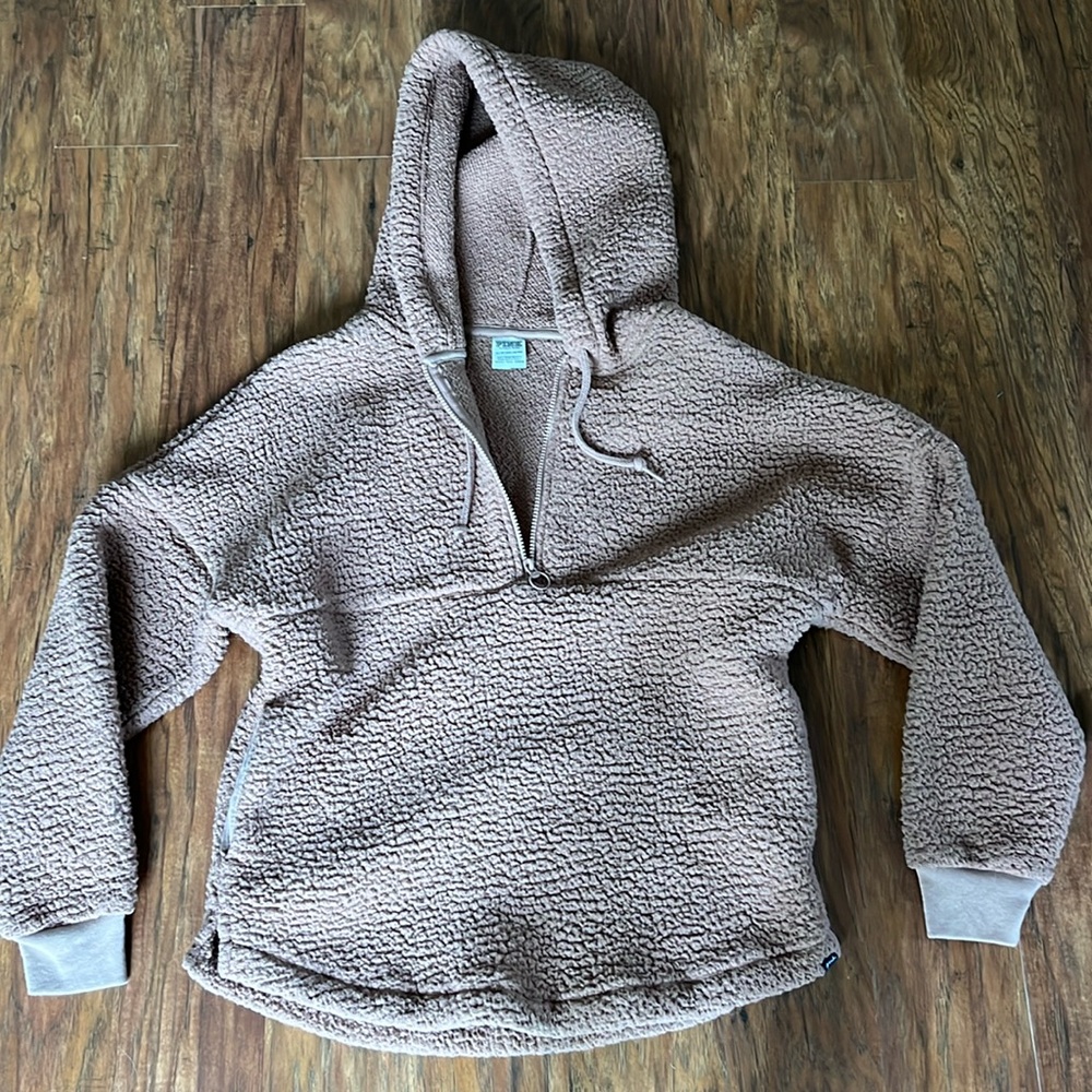 VS Pink pull over